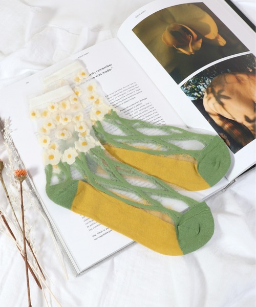 emesuelee（エメスーリー）の「バリエーションシースルーsocks フェミニン 花柄 可愛い（ソックス/靴下・レディース・ブルー系1/グレー/ホワイト系2/ホワイト系6/ホワイト/ブラック系2/レッド系1/スカイブルー/ブラウン/ブルー/イエロー/ホワイト系4/ホワイト系7/ホワイト系3/ベージュ系1/グリーン/ブラック/パープル/ホワイト系5/ホワイト系1/ピンク系1/ブラック系1/ライトブルー/ホワイト系8/ベージュ/アイボリー/オレンジ・フリー）」の8枚目の写真