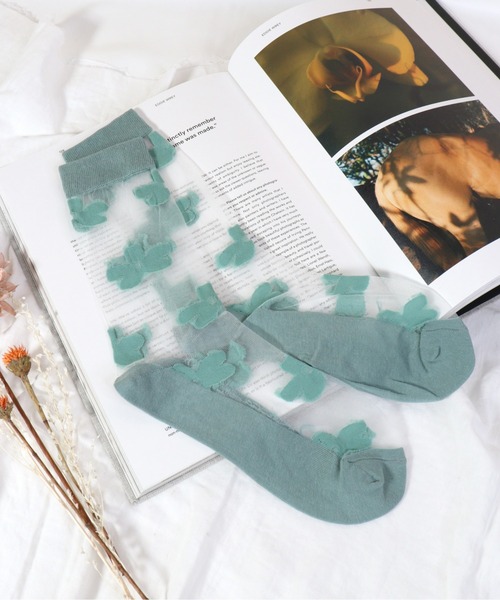 emesuelee（エメスーリー）の「バリエーションシースルーsocks フェミニン 花柄 可愛い（ソックス/靴下・レディース・ブルー系1/グレー/ホワイト系2/ホワイト系6/ホワイト/ブラック系2/レッド系1/スカイブルー/ブラウン/ブルー/イエロー/ホワイト系4/ホワイト系7/ホワイト系3/ベージュ系1/グリーン/ブラック/パープル/ホワイト系5/ホワイト系1/ピンク系1/ブラック系1/ライトブルー/ホワイト系8/ベージュ/アイボリー/オレンジ・フリー）」の19枚目の写真
