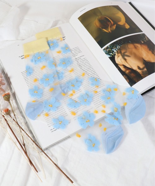 emesuelee（エメスーリー）の「バリエーションシースルーsocks フェミニン 花柄 可愛い（ソックス/靴下・レディース・ブルー系1/グレー/ホワイト系2/ホワイト系6/ホワイト/ブラック系2/レッド系1/スカイブルー/ブラウン/ブルー/イエロー/ホワイト系4/ホワイト系7/ホワイト系3/ベージュ系1/グリーン/ブラック/パープル/ホワイト系5/ホワイト系1/ピンク系1/ブラック系1/ライトブルー/ホワイト系8/ベージュ/アイボリー/オレンジ・フリー）」の21枚目の写真