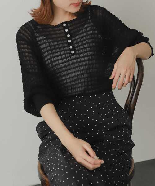 SENSE OF PLACE by URBAN RESEARCH（センスオブプレイスバイアーバンリサーチ）の「2WAYシアーセーター(5分袖)（ニット/セーター・レディース・ブラック/オレンジ/ブルー/グリーン・ONE）」の2枚目の写真