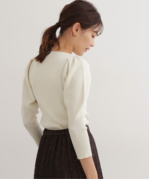 NATURAL BEAUTY BASIC(ナチュラルビューティーベーシック)の「スポンディッシュリブニット(ニット/セーター・レディース・オフホワイト/ブラウン/ラベンダー/ブルー・MEDIUM)」の5枚目の写真