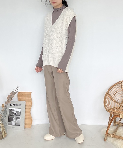 AS KNOW AS plus（アズノゥアズプラス）の「♪Vネック フリンジ編みベスト（ベスト・レディース・ブラウン/ライトグリーン/アイボリー・FREE）」の9枚目の写真