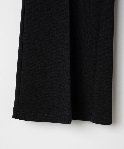 DuKKah（デュカ）の「Dukkah/センタープレスフレアパンツ（スラックス・レディース・ブラック・SMALL/X-SMALL）」の7枚目の写真