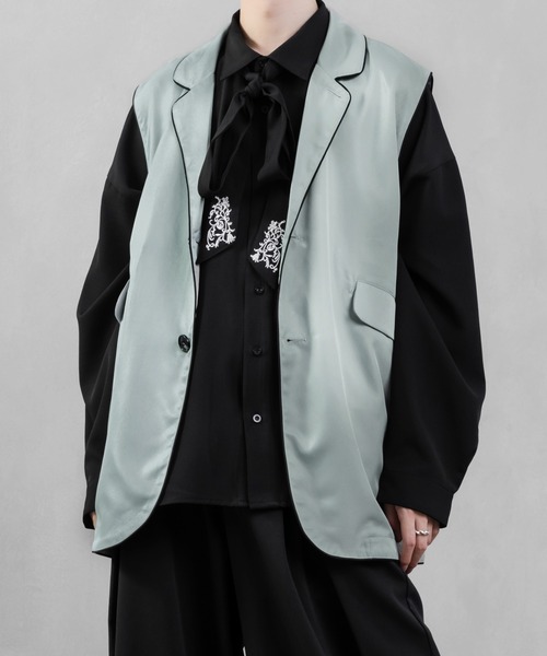 Adoon plain(アドーンプレーン)の「【Adoon plain】パイピングジレ(ベスト・メンズ・ブラック/グレイッシュブルー・MEDIUM/LARGE)」の13枚目の写真