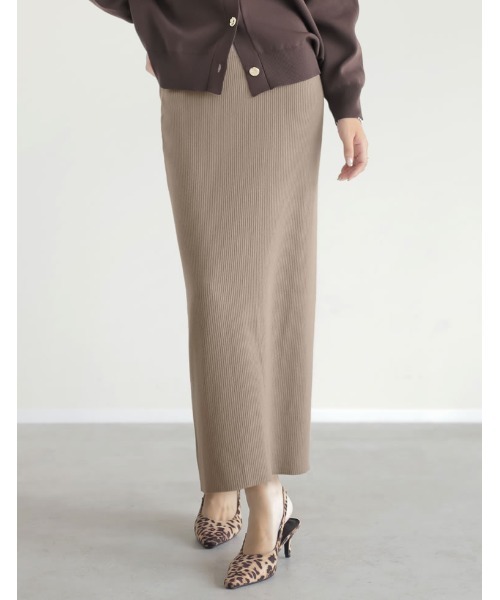 Re:EDIT（リエディ）の「[ZOZO限定][新色追加][累計販売枚数1.3万枚][細見え◎][低身長/大きいサイズ有]前後2WAYリブニットスリットナロースカート（スカート・レディース・ブラック/ダークブラウン/レッド/グリーン/アイボリー/モカ/ブラック系/ネイビー/ライム/チャコールグレー/オレンジ/ブルー/レッド系その他/カーキ/グレイッシュベージュ・MEDIUM/LARGE/SHORT/X-LARGE/AM）」の7枚目の写真