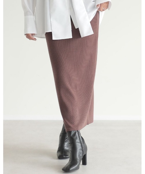 Re:EDIT（リエディ）の「[ZOZO限定][新色追加][累計販売枚数1.3万枚][細見え◎][低身長/大きいサイズ有]前後2WAYリブニットスリットナロースカート（スカート・レディース・ブラック/ダークブラウン/レッド/グリーン/アイボリー/モカ/ブラック系/ネイビー/ライム/チャコールグレー/オレンジ/ブルー/レッド系その他/カーキ/グレイッシュベージュ・MEDIUM/LARGE/SHORT/X-LARGE/AM）」の17枚目の写真