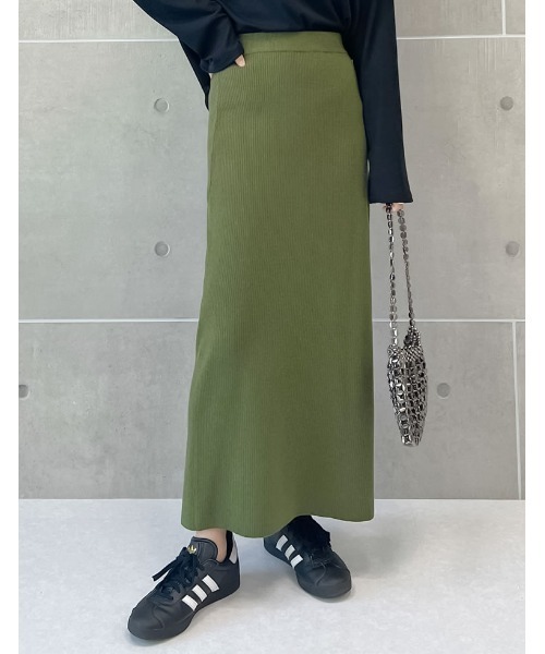 Re:EDIT（リエディ）の「[ZOZO限定][新色追加][累計販売枚数1.3万枚][細見え◎][低身長/大きいサイズ有]前後2WAYリブニットスリットナロースカート（スカート・レディース・ブラック/ダークブラウン/レッド/グリーン/アイボリー/モカ/ブラック系/ネイビー/ライム/チャコールグレー/オレンジ/ブルー/レッド系その他/カーキ/グレイッシュベージュ・MEDIUM/LARGE/SHORT/X-LARGE/AM）」の16枚目の写真