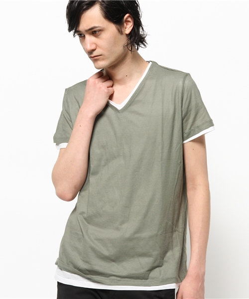 MAJESTIC HOMME(マジェスティックオム)の「【WEB限定】MAJESTIC HOMME ハーフスリーブVネックレイヤードカットソー(Tシャツ/カットソー・メンズ・ベージュ/オリーブ・SMALL/LARGE/MEDIUM)」の1枚目の写真