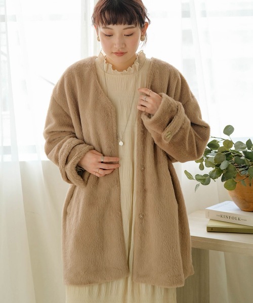 Bab（バブ）の「エコファーノーカラーコート（ノーカラーコート・レディース・グリーン/イエロー/ベージュ・M）」の16枚目の写真