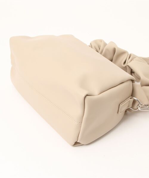 flower（フラワー）の「クラシックシャーリングバッグ（ハンドバッグ・レディース・ベージュ・FREE）」の3枚目の写真