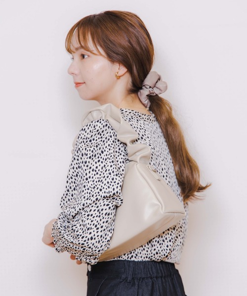 flower（フラワー）の「クラシックシャーリングバッグ（ハンドバッグ・レディース・ベージュ・FREE）」の8枚目の写真