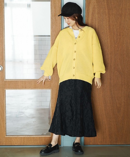 mysty woman(ミスティウーマン)の「ワンポイントシシュウロンT 183871(Tシャツ/カットソー・レディース・オフホワイト/ベージュ/チャコールグレー・FREE)」の4枚目の写真