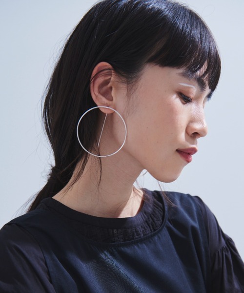 Libra Cue(リブラ キュー)の「サークルピアス(ピアス(両耳用)・レディース・シルバー・FREE)」の1枚目の写真