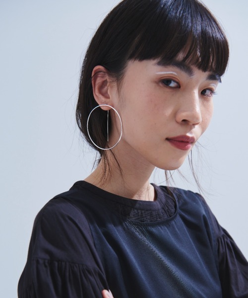 Libra Cue(リブラ キュー)の「サークルピアス(ピアス(両耳用)・レディース・シルバー・FREE)」の4枚目の写真