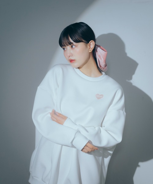 Romansual(ロマンシュアル)の「Romasual/TRUE LOVE刺繍スウェット(スウェット・レディース・ブラック/ホワイト・FREE)」の2枚目の写真
