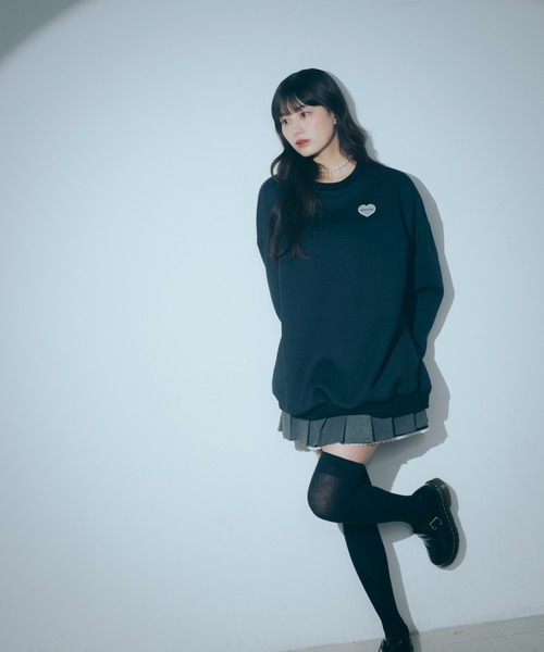 Romansual(ロマンシュアル)の「Romasual/TRUE LOVE刺繍スウェット(スウェット・レディース・ブラック/ホワイト・FREE)」の4枚目の写真