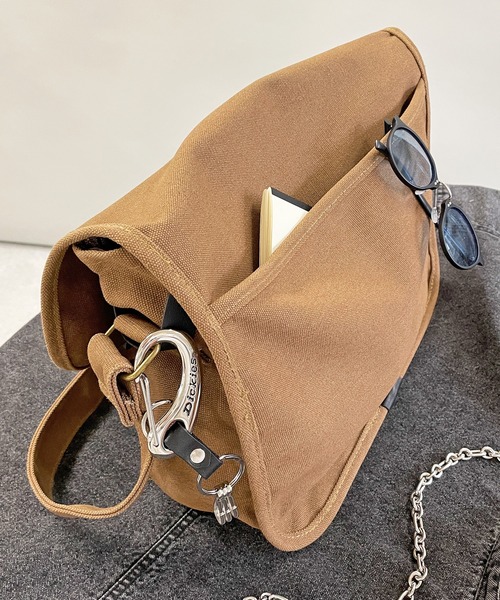 SPINNS（スピンズ）の「コットンショルダーフラップバック（ショルダーバッグ・メンズ・グレー/ブラック/カーキ/ブラウン・ONESIZE）」の9枚目の写真