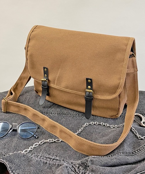 SPINNS（スピンズ）の「コットンショルダーフラップバック（ショルダーバッグ・メンズ・グレー/ブラック/カーキ/ブラウン・ONESIZE）」の8枚目の写真