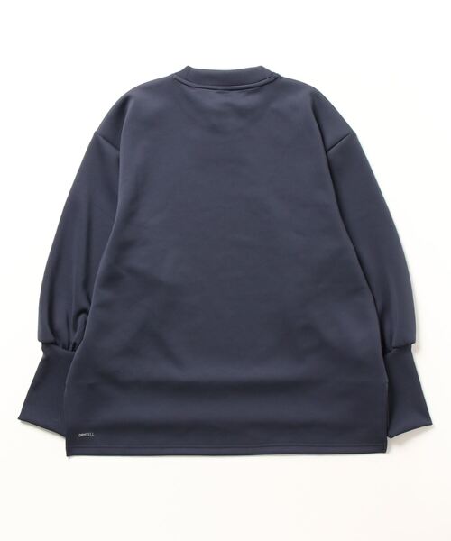 PUMA(プーマ)の「プーマ PUMA STUDIO CREW LS_オーバーサイズシルエット CREW LS(ニット/セーター・レディース・ネイビー/ブラック・L/M/S)」の4枚目の写真