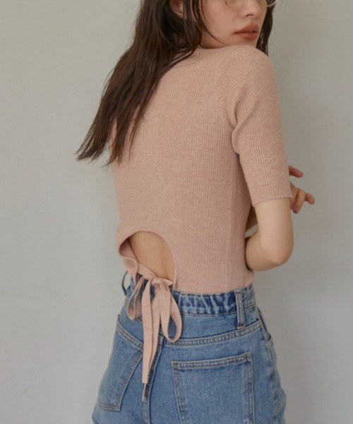 ACYM(アシーム)の「【ZOZO限定】Back open half ニット(ニット/セーター・レディース・ブラック/イエロー/ピンク/アイボリー・FREE)」の4枚目の写真