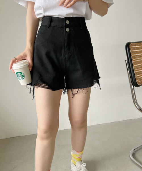 CLEA（クレア）の「ヴィンテージ風 グランジ ダメージデニムショートパンツ（デニムパンツ・レディース・ブラック/ブルー/ホワイト/ダークグレー・M）」の3枚目の写真