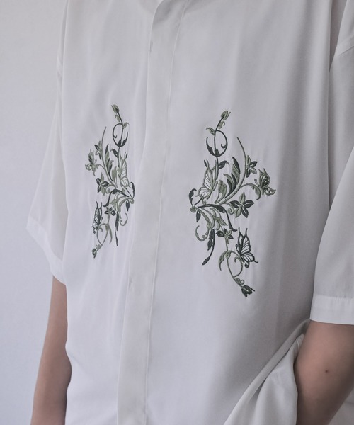 NILWAY(ニルウェイ)の「アソートフラワー刺繍シャツ(シャツ/ブラウス・メンズ・ブラック/ホワイト系/ブラック系/ホワイト・LARGE/MEDIUM)」の17枚目の写真