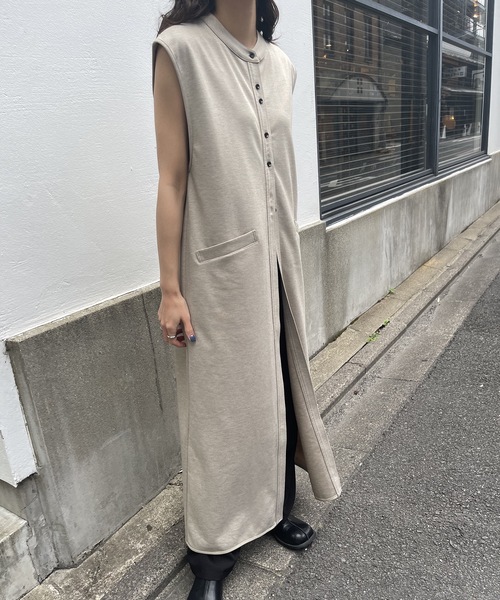lawgy（ラウジー）の「neck 2way hem piping vest / ネック2wayヘムパイピングベスト（ベスト・レディース・ベージュ/モカ・FREE）」の8枚目の写真