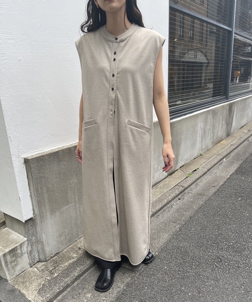 lawgy（ラウジー）の「neck 2way hem piping vest / ネック2wayヘムパイピングベスト（ベスト・レディース・ベージュ/モカ・FREE）」の9枚目の写真