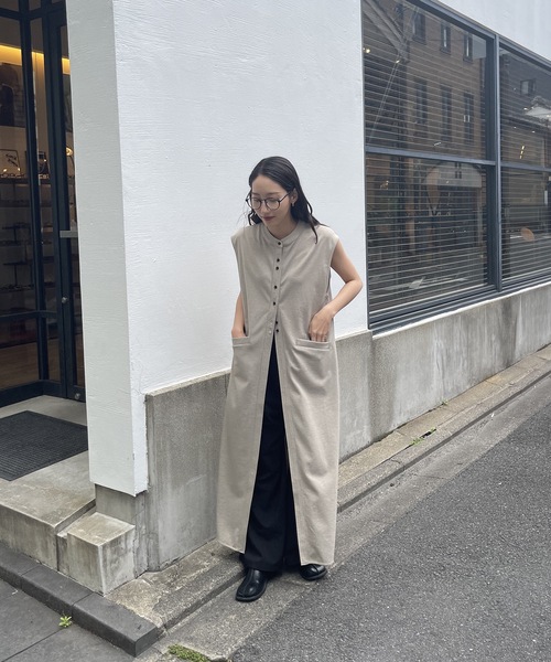 lawgy（ラウジー）の「neck 2way hem piping vest / ネック2wayヘムパイピングベスト（ベスト・レディース・ベージュ/モカ・FREE）」の7枚目の写真