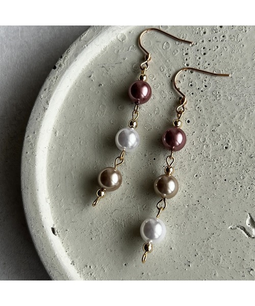 tone(トーン)の「【-lensa-】パールビーズでアシメピアス 4(MA)(ピアス(両耳用)・レディース・ゴールド・FREE)」の1枚目の写真