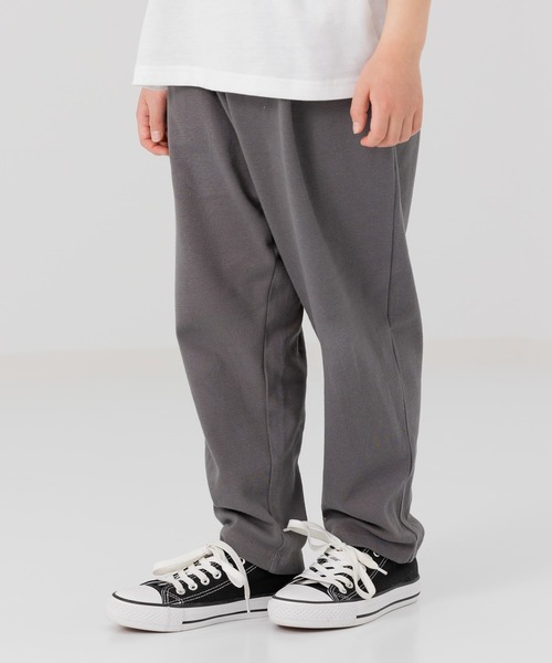 chil2（チルツー）の「ワイドシルエット ストレッチパンツ（その他パンツ・キッズ・グレー/ライトブルー/ネイビー/ベージュ/カーキ/ブルー/ブラック/ミント/マスタード/ホワイト/ワインレッド・110cm/130cm/150cm/80ｃｍ/100cm/90cm/140cm/120cm）」の4枚目の写真