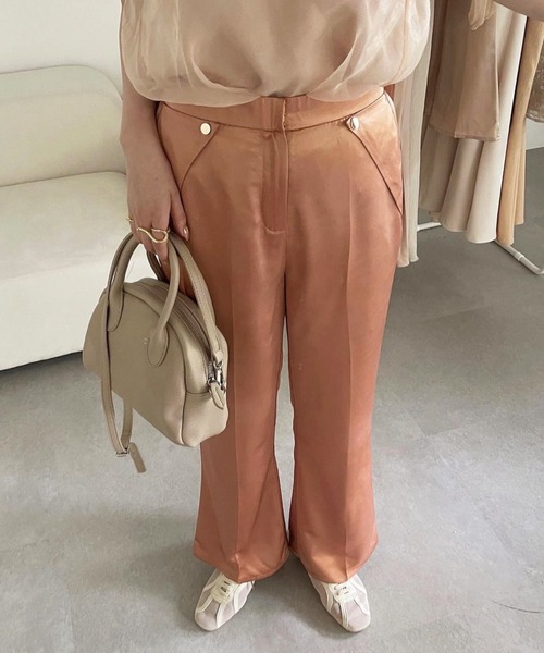 muguet(ミュゲ)の「gloss satin flare pants(スラックス・レディース・オレンジ/アイボリー・FREE)」の2枚目の写真