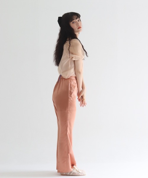 muguet(ミュゲ)の「gloss satin flare pants(スラックス・レディース・オレンジ/アイボリー・FREE)」の11枚目の写真