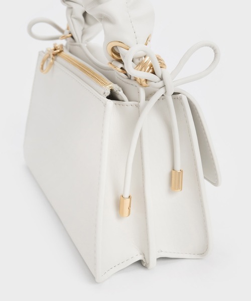 Charles&Keithコゼット ルーシュドハンドルトラベースバッグ CHARLES & KEITH（チャールズ & キース）の「Cosette コゼット