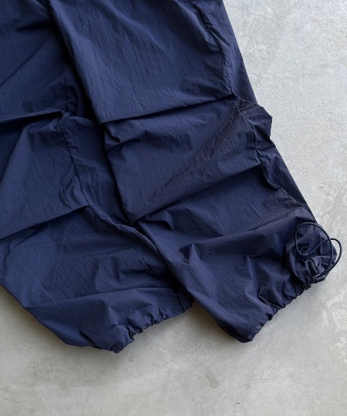 shesame(シーセム)の「膝タック入りナイロンパンツ(その他パンツ・レディース・ブラック/グレー/ネイビー・MEDIUM/LARGE)」の17枚目の写真