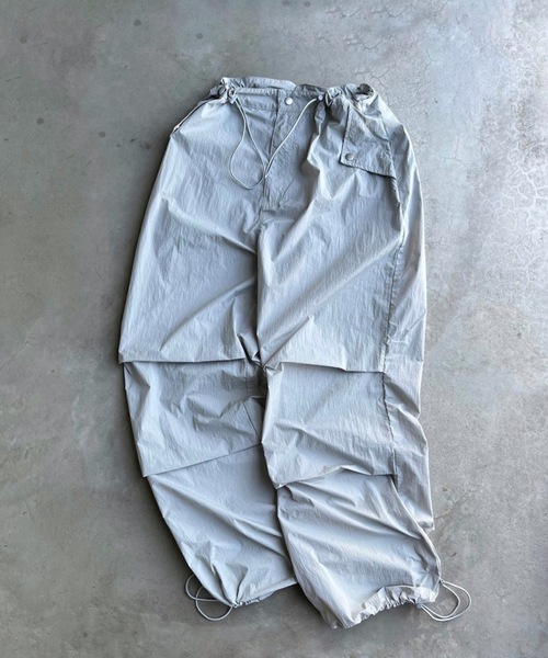 shesame(シーセム)の「膝タック入りナイロンパンツ(その他パンツ・レディース・ブラック/グレー/ネイビー・MEDIUM/LARGE)」の12枚目の写真