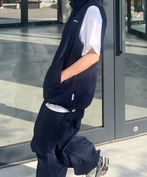 shesame(シーセム)の「膝タック入りナイロンパンツ(その他パンツ・レディース・ブラック/グレー/ネイビー・MEDIUM/LARGE)」の4枚目の写真