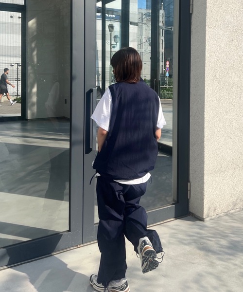 shesame(シーセム)の「膝タック入りナイロンパンツ(その他パンツ・レディース・ブラック/グレー/ネイビー・MEDIUM/LARGE)」の5枚目の写真