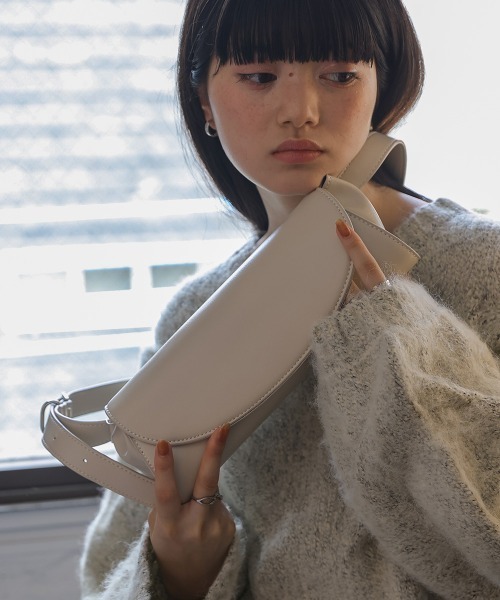 Bab（バブ）の「ランドスケープバッグ（ショルダーバッグ・レディース・アイボリー/ブラック/キャメル・ONESIZE）」の2枚目の写真