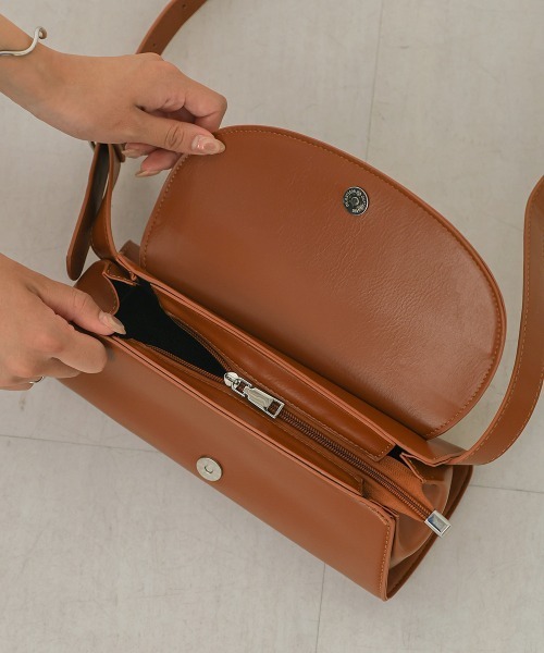 Bab（バブ）の「ランドスケープバッグ（ショルダーバッグ・レディース・アイボリー/ブラック/キャメル・ONESIZE）」の9枚目の写真