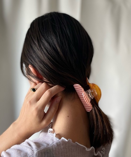 tone(トーン)の「【KuKuLu TOKYO】チェック ツートン バンスクリップ(バレッタ/ヘアクリップ・レディース・グリーン系その他/ベージュ系その他/レッド系その他/ブラウン系その他・FREE)」の2枚目の写真