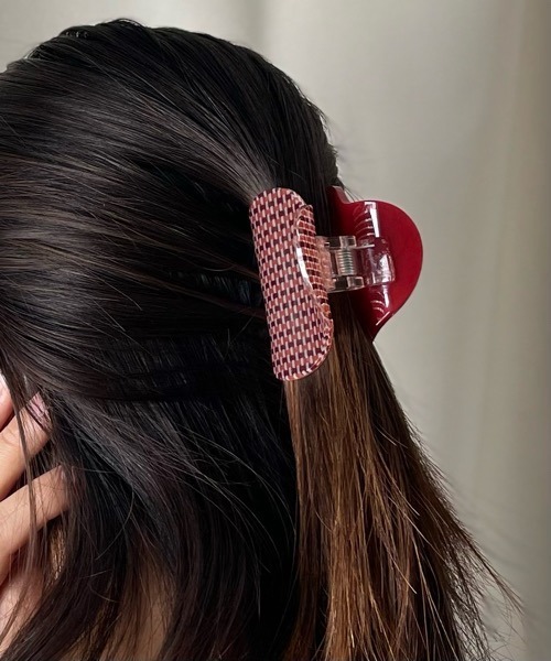 tone(トーン)の「【KuKuLu TOKYO】チェック ツートン バンスクリップ(バレッタ/ヘアクリップ・レディース・グリーン系その他/ベージュ系その他/レッド系その他/ブラウン系その他・FREE)」の8枚目の写真