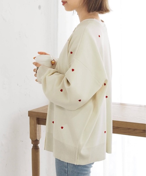 tiptop（ティップトップ）の「【2WAY着用可能】ハート刺繍前後2wayカーディガン（カーディガン/ボレロ・レディース・アイボリー/ブラック・FREE）」の8枚目の写真