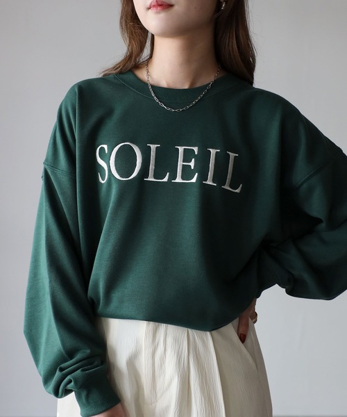 Riberry(リベリー)の「SOLEIL刺繍トレーナー(スウェット・レディース・チャコールグレー/ブラック/オートミール/グリーン系・FREE)」の4枚目の写真