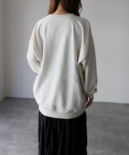 Riberry(リベリー)の「SOLEIL刺繍トレーナー(スウェット・レディース・チャコールグレー/ブラック/オートミール/グリーン系・FREE)」の19枚目の写真