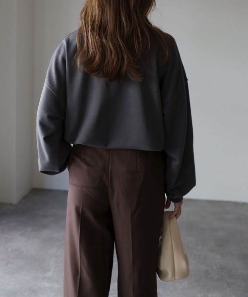 Riberry(リベリー)の「SOLEIL刺繍トレーナー(スウェット・レディース・チャコールグレー/ブラック/オートミール/グリーン系・FREE)」の8枚目の写真