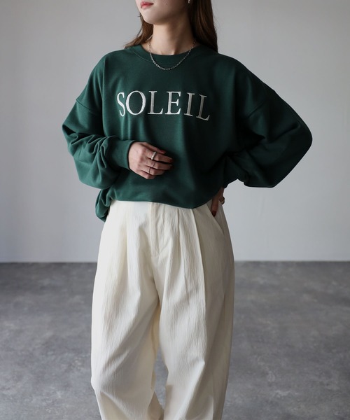 Riberry(リベリー)の「SOLEIL刺繍トレーナー(スウェット・レディース・チャコールグレー/ブラック/オートミール/グリーン系・FREE)」の6枚目の写真