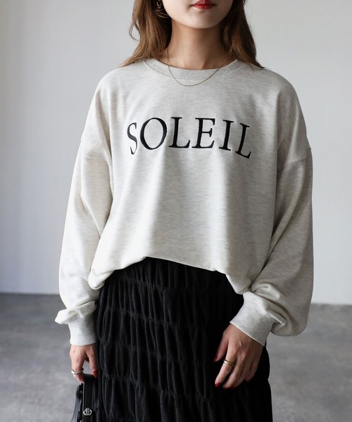 Riberry(リベリー)の「SOLEIL刺繍トレーナー(スウェット・レディース・チャコールグレー/ブラック/オートミール/グリーン系・FREE)」の22枚目の写真