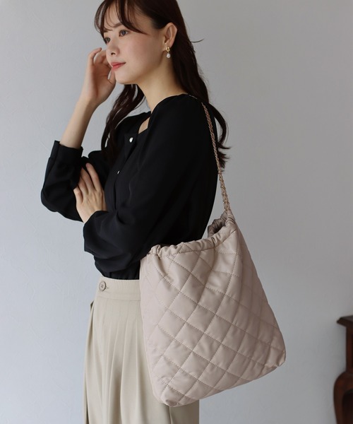 BLUEEAST（ブルーイースト）の「チェーンハンドルキルティングトートバッグ（トートバッグ・レディース・ブラック/ベージュ・FREE）」の9枚目の写真