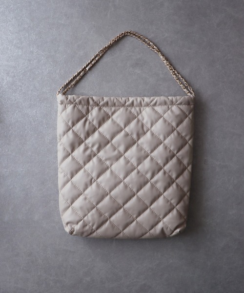 BLUEEAST（ブルーイースト）の「チェーンハンドルキルティングトートバッグ（トートバッグ・レディース・ブラック/ベージュ・FREE）」の12枚目の写真